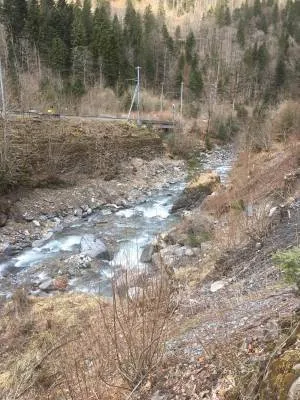 juste aprés l'ancien barrage